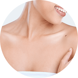 Frau Mit Entspannter Haut Im Oberen Körperbereich